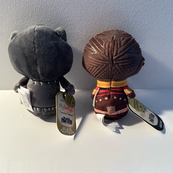 Grab up this duo from Wakanda - Black Panther and Okoye Hallmark itty bitty’s - Picture 4 of 6